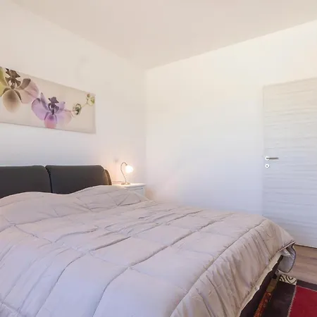 Holiday home Amazing In With Wifi Roc