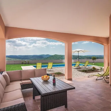 Amazing In With Wifi Holiday home Roc